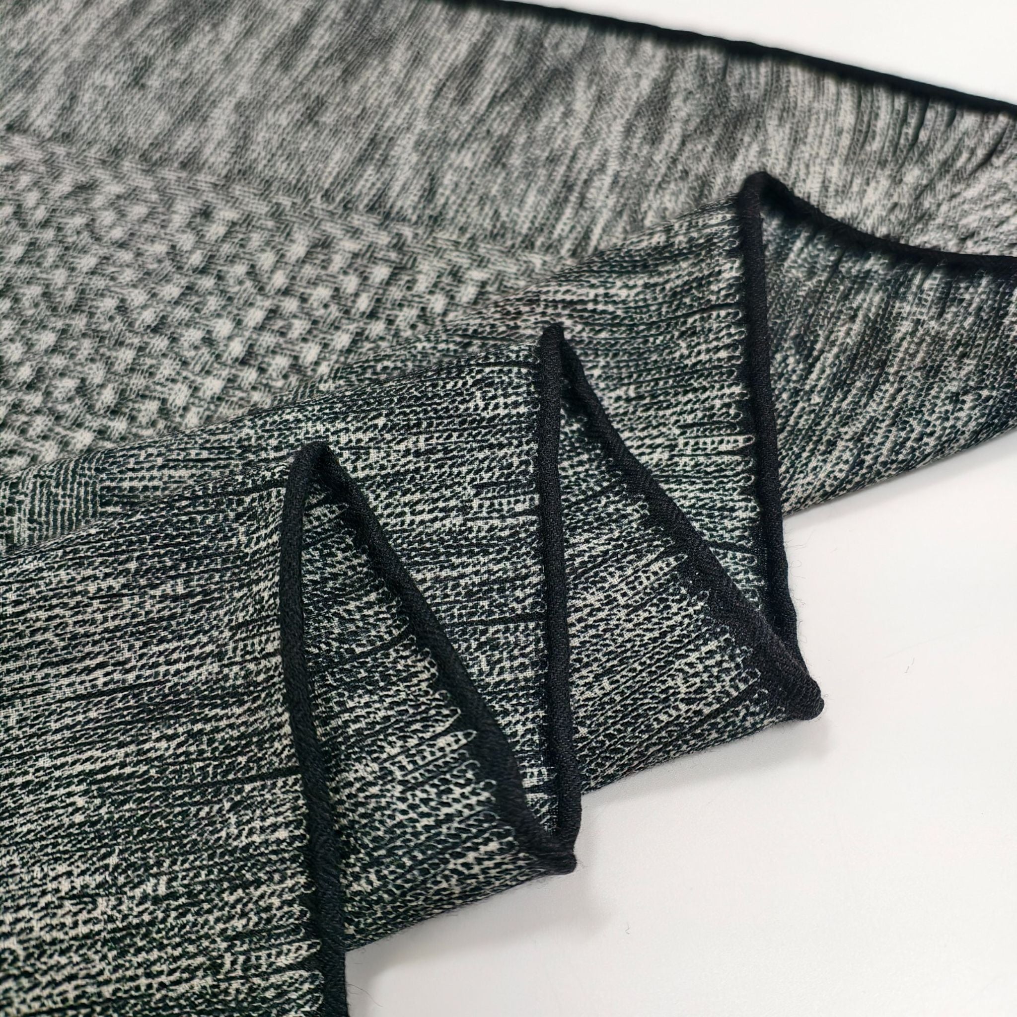 SilkWool Scarf – 70% Uld / 30% Mulberry Silke | Nordic Grey (XL 140x140)