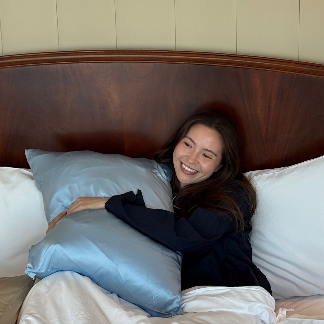 SILK PILLOWCASE - BABY BLUE