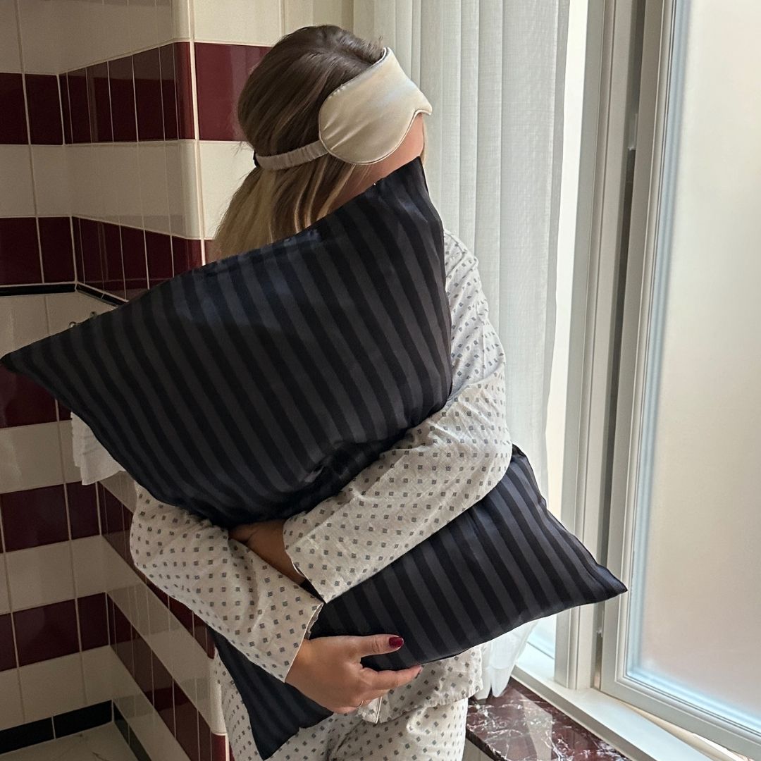 SILKE PUDEBETRÆK - SORT STRIBET