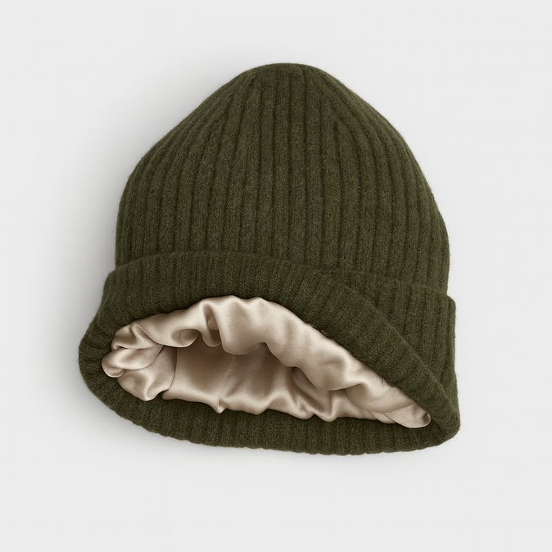 Silkefoeret hue i uld - Olive Green