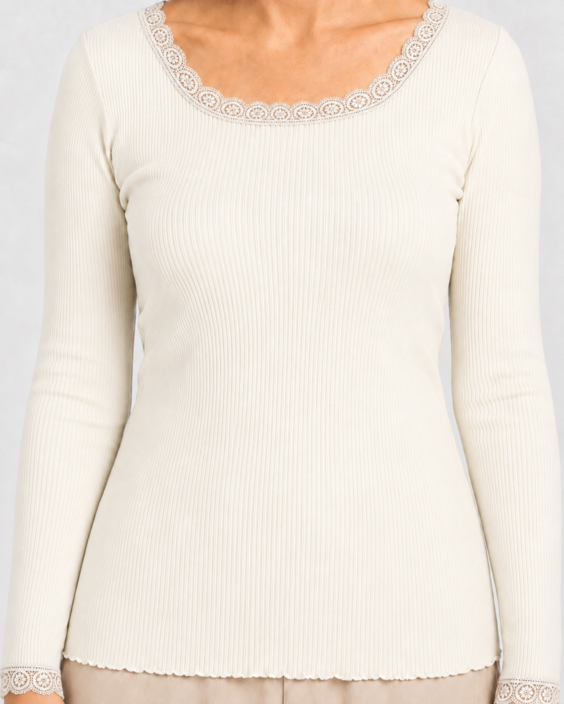 Silkebluse med blonde | 80 % silke, 20 % bomuld