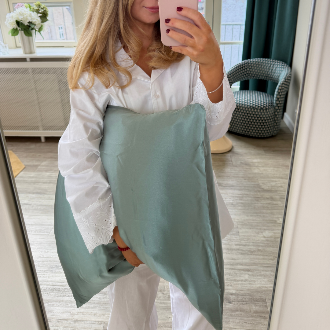Silkkinen tyynyliina | Merenvihreä