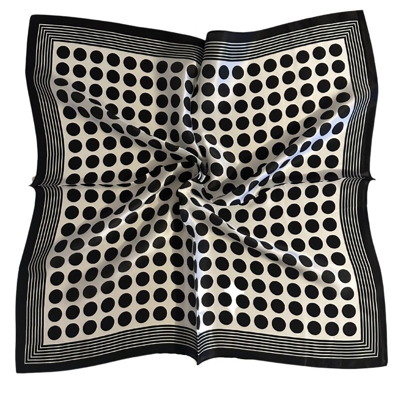 Silketørklæde | Black Dots  | 68 CM