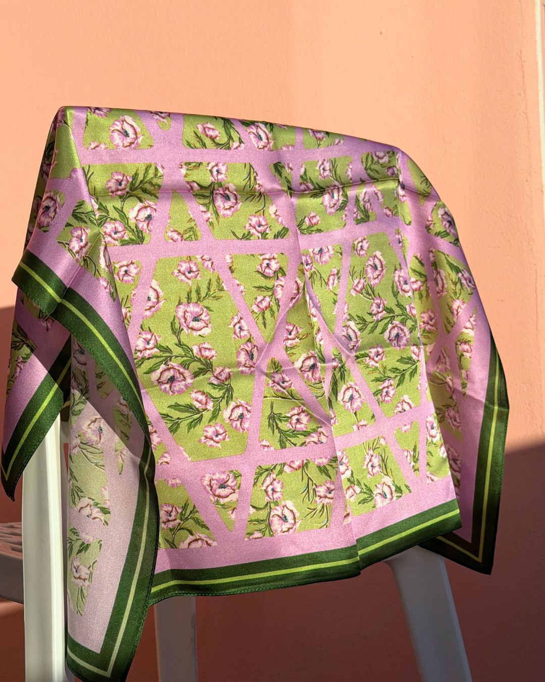 Silketørklæde | Purple Flower | 68 CM