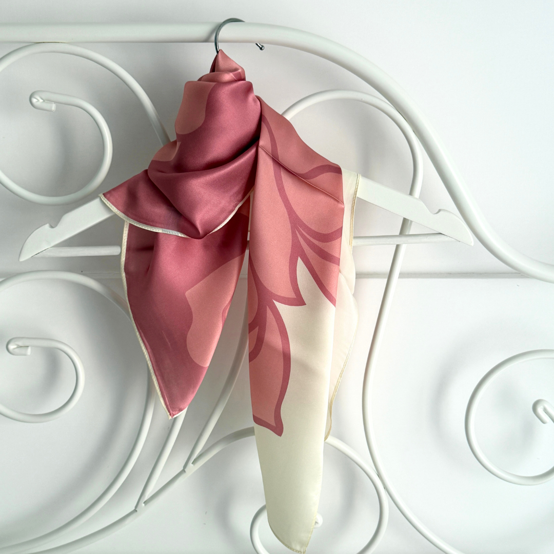 Silketørklæde | Blooming Rose | 68 cm