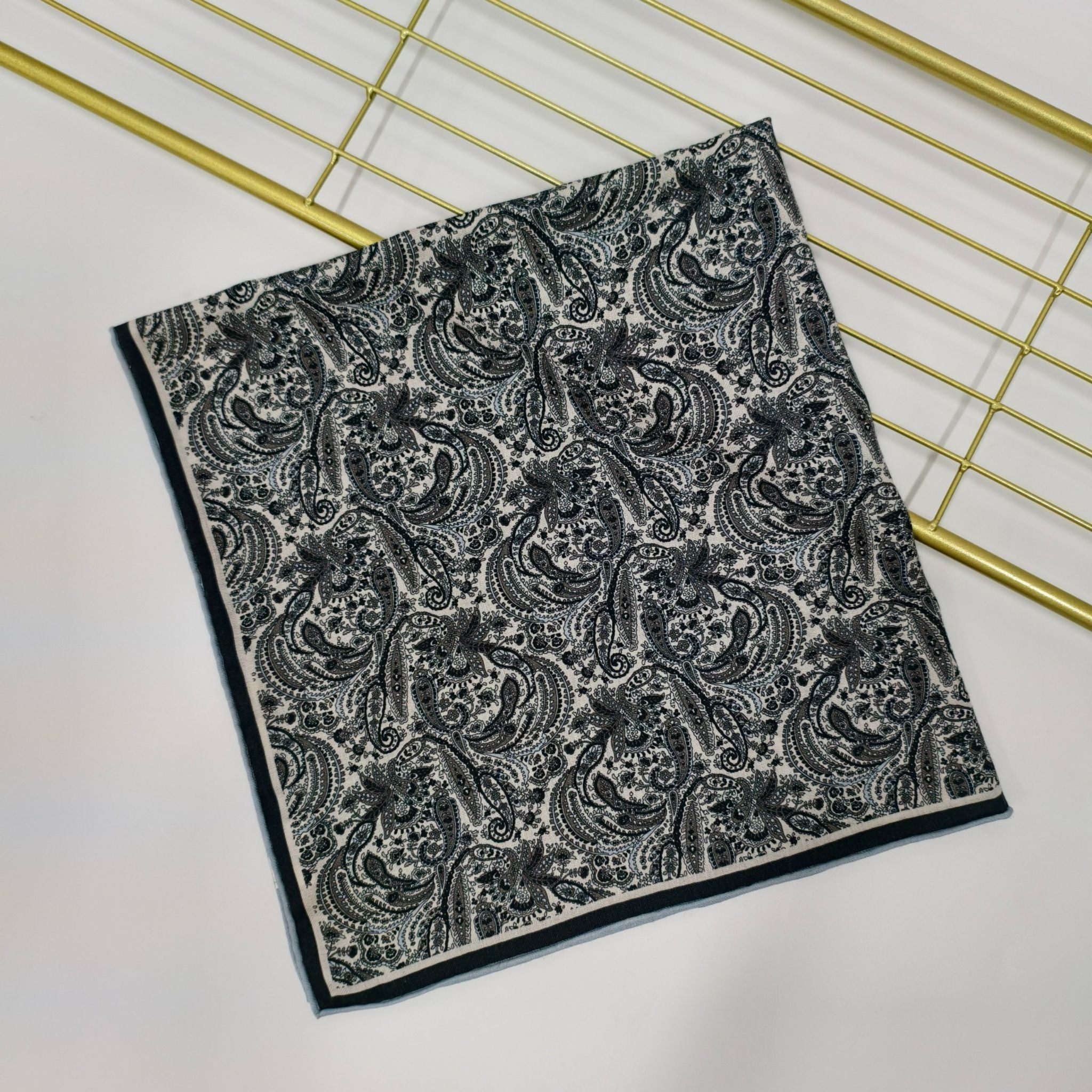 SilkWool Scarf – 70% Uld / 30% Mulberry Silke | Midnight Paisley