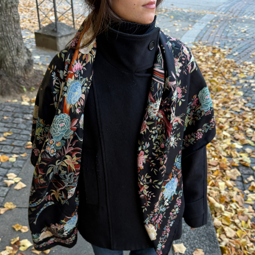 SilkWool-huivi – 70% villaa / 30% Mulperisilkkiä | Midnight Botanica (XL 140x140)