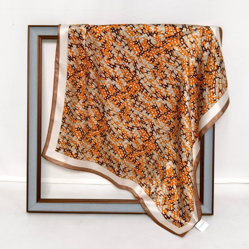 Silketørklæde | Orange Pattern | 68 CM