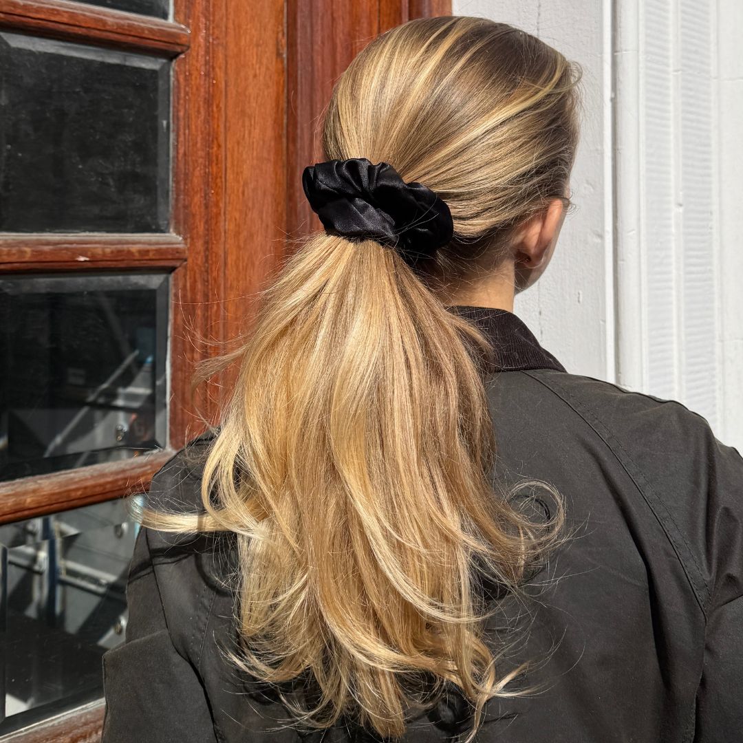 SILK SCRUNCHIE BIG - SCHWARZ