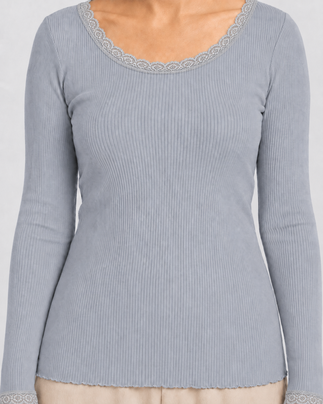 Silkebluse med blonde | 80 % silke, 20 % bomuld