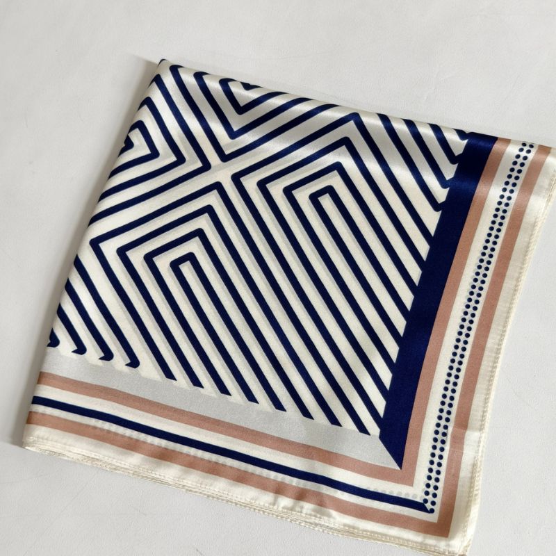 Silketørklæde - Blue Stripes | 68  CM