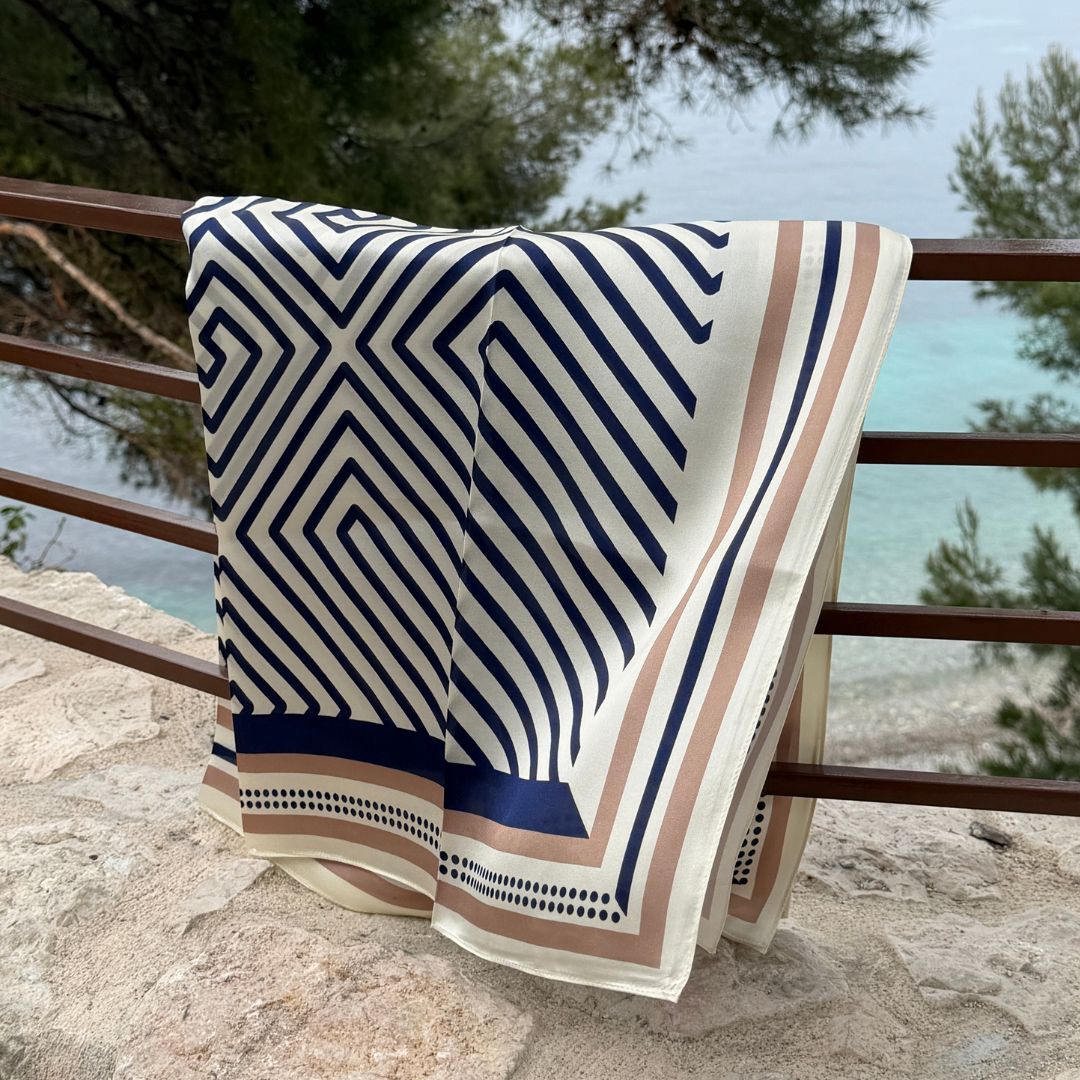 Silketørklæde | Grand Blue Stripes | 90 CM