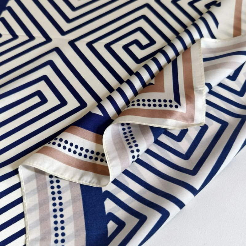 Silketørklæde - Blue Stripes | 68  CM