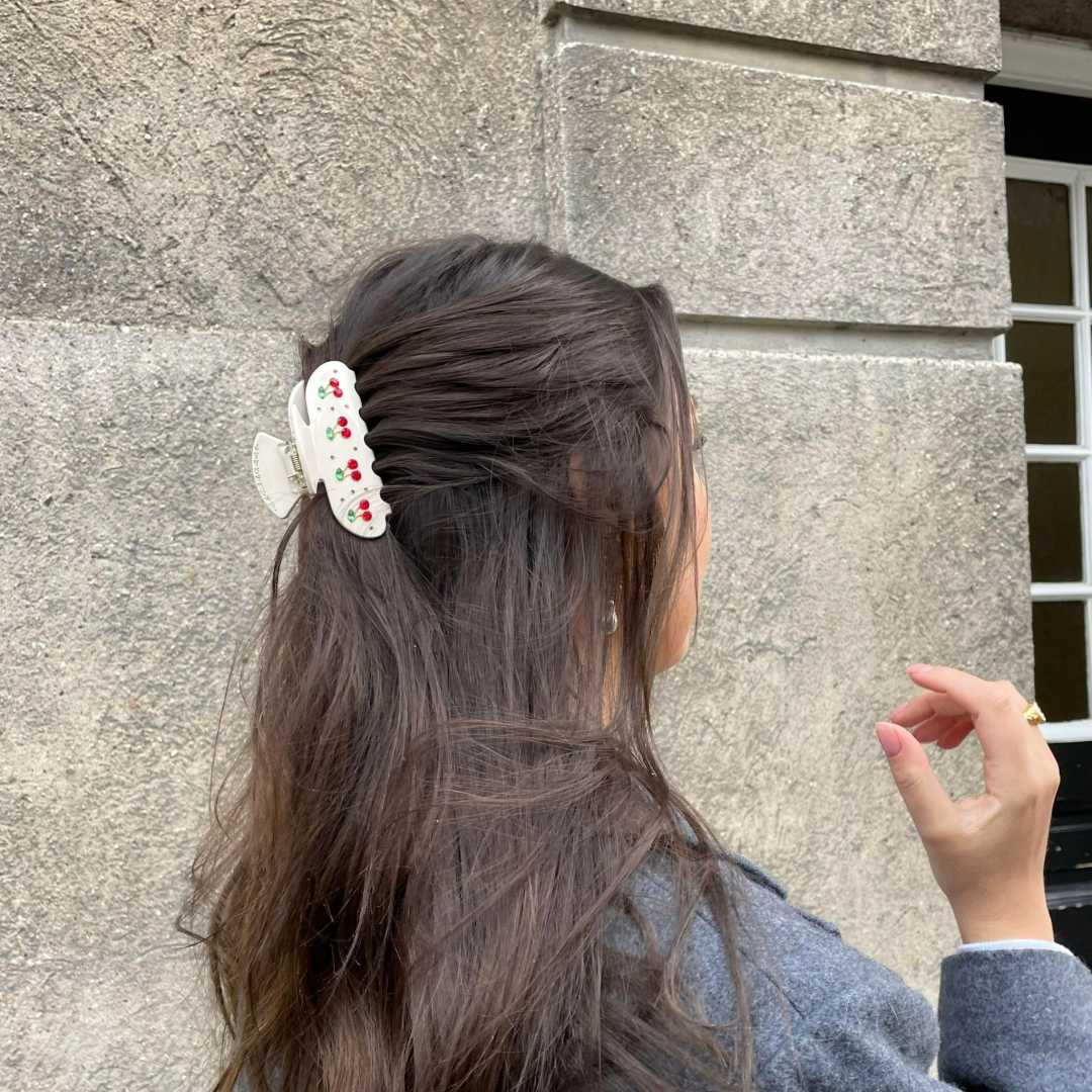 VIOLA HAIR CLIP - CHERRY